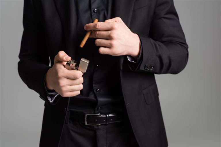Comment choisir le meilleur briquet électronique rechargeable pour 2024 ...